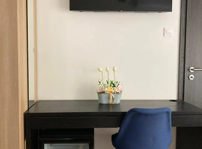 Philip Noir Hotel Revfulop