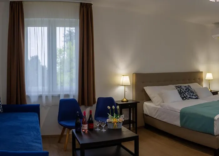 Philip Noir Otel *